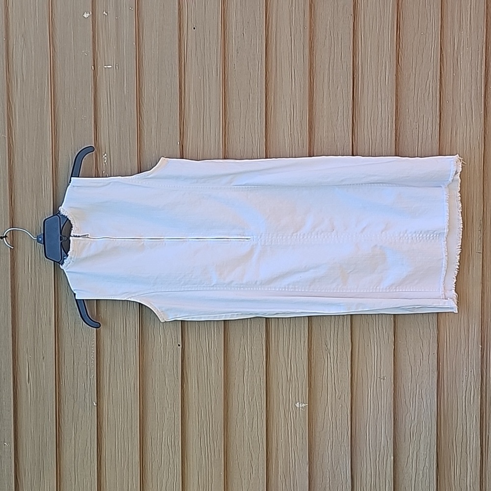 Dress - Picture 7 of 8